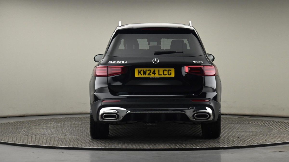 Mercedes-Benz GLB Image 25
