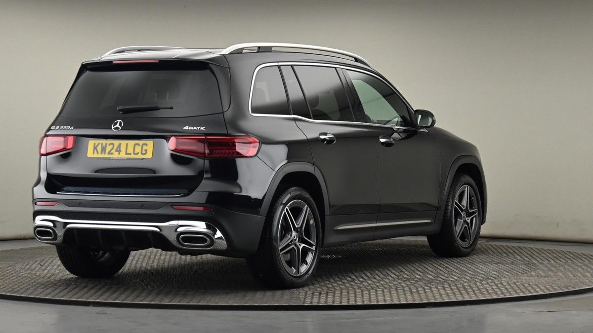 Mercedes-Benz GLB Image 26