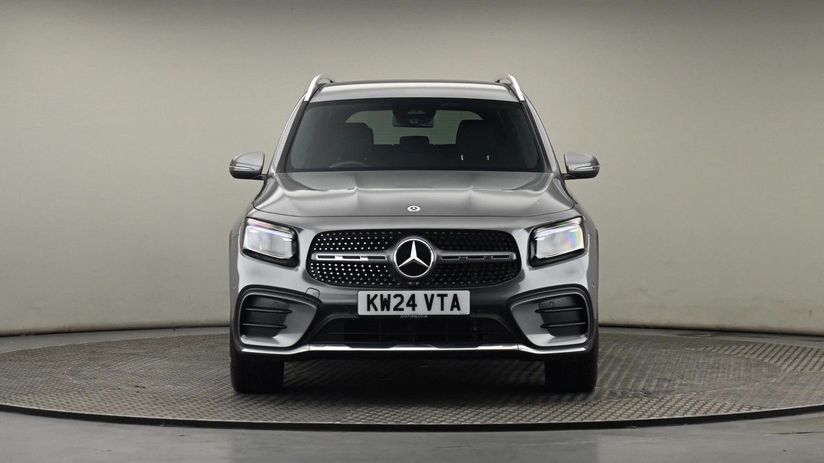 Mercedes-Benz GLB Image 21