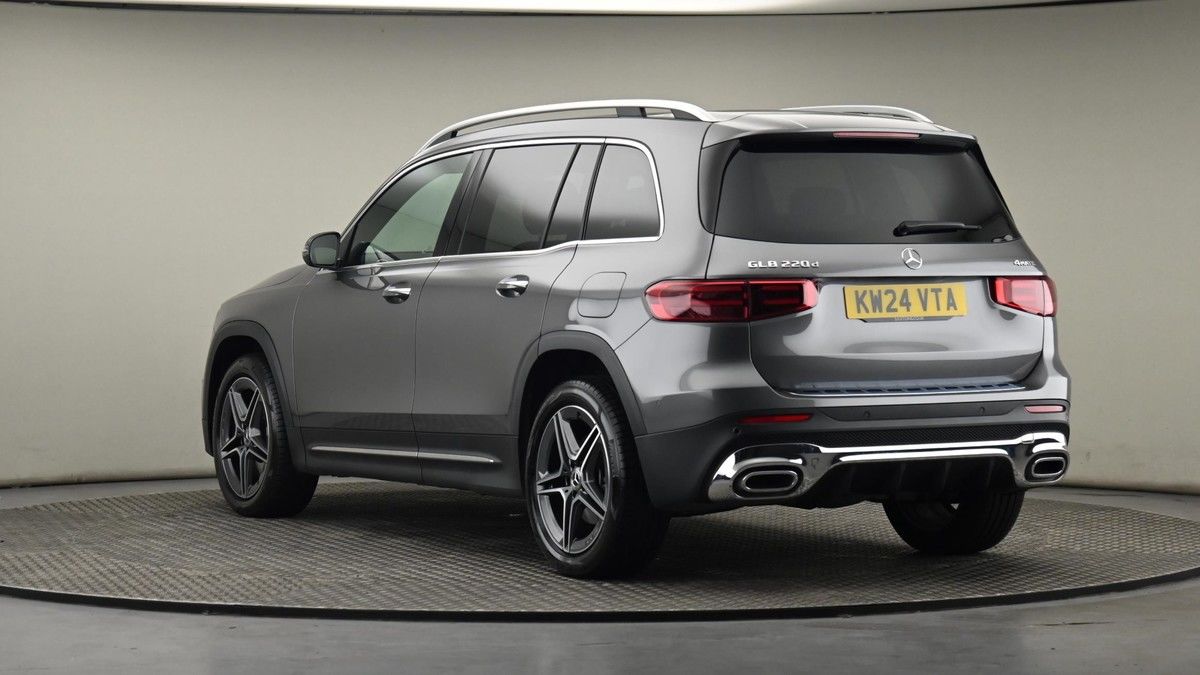 Mercedes-Benz GLB Image 24