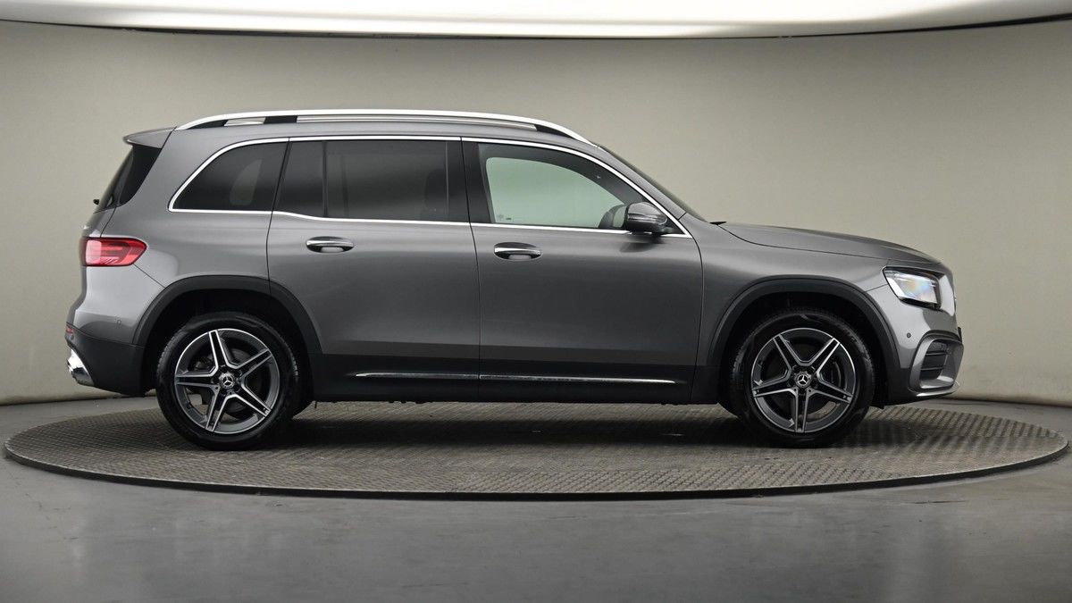 Mercedes-Benz GLB Image 27