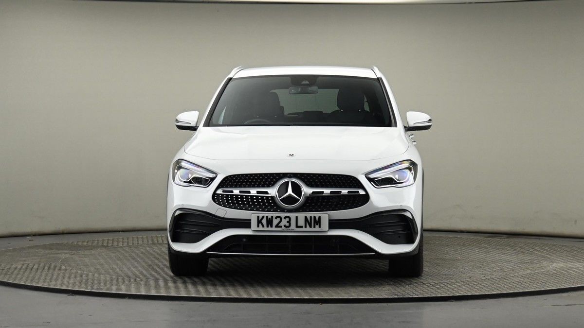 Mercedes-Benz GLA Image 21