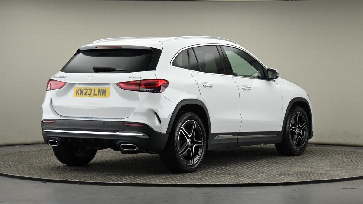 Mercedes-Benz GLA Image 26