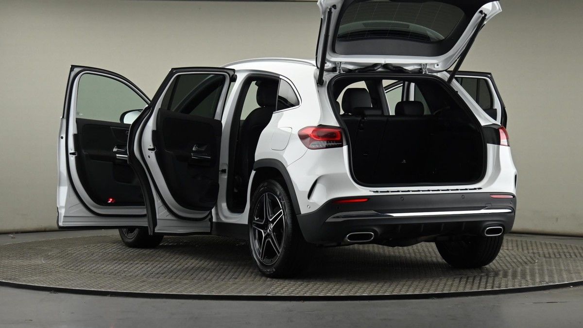 Mercedes-Benz GLA Image 29