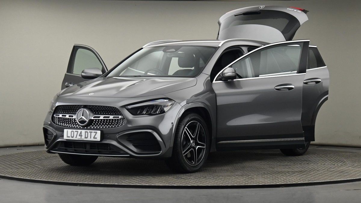 Mercedes-Benz GLA Image 28