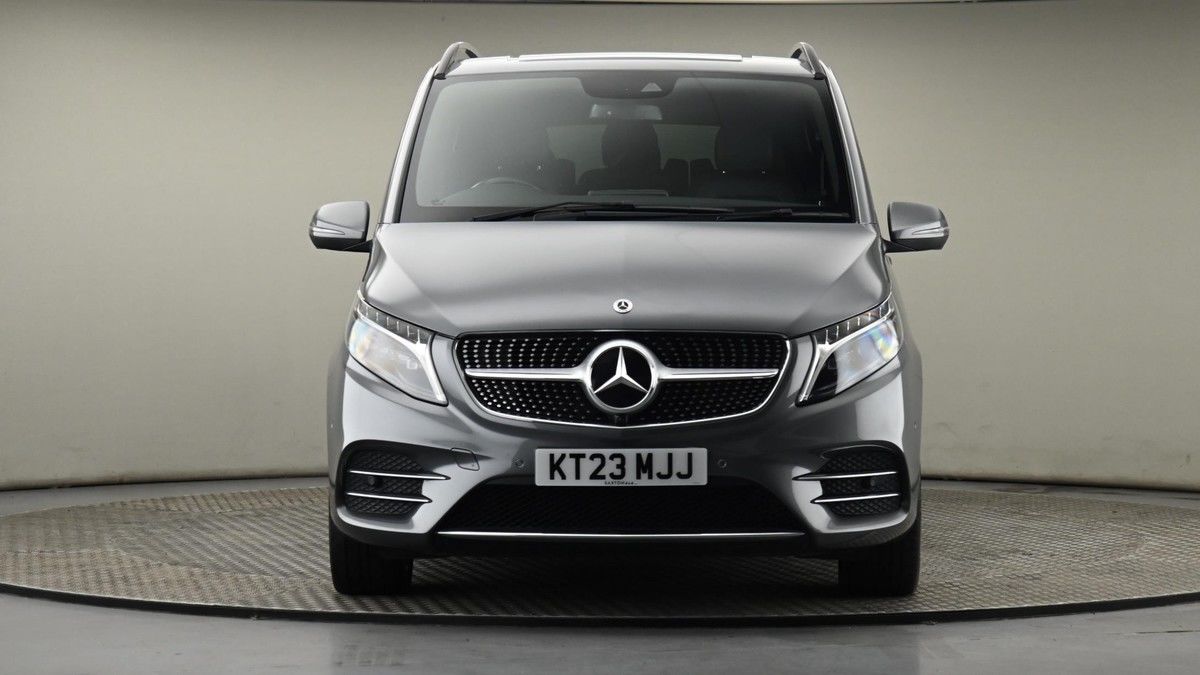 Mercedes-Benz V Class Image 21