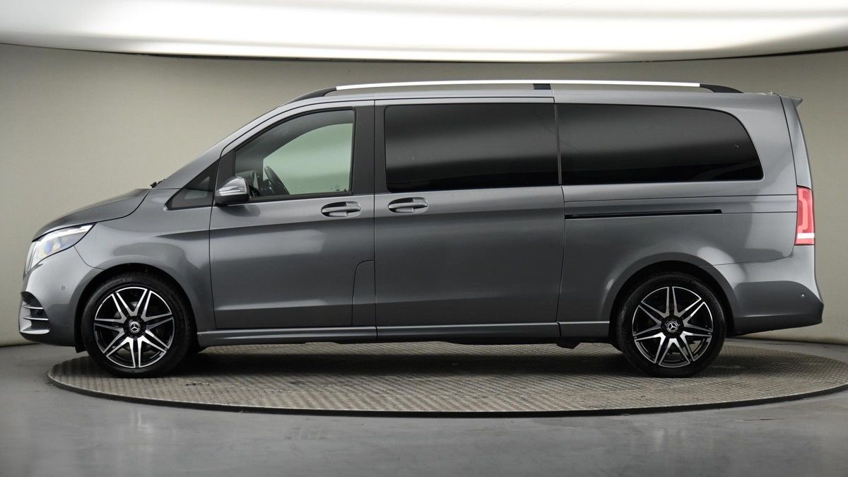 Mercedes-Benz V Class Image 23