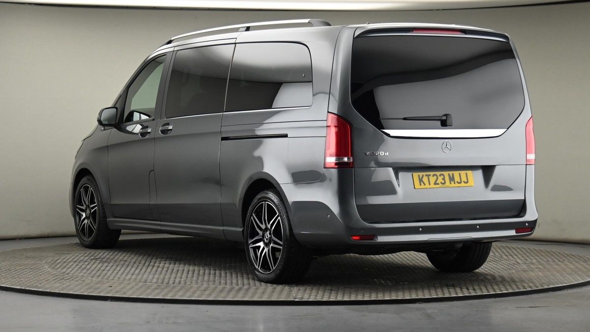 Mercedes-Benz V Class Image 24