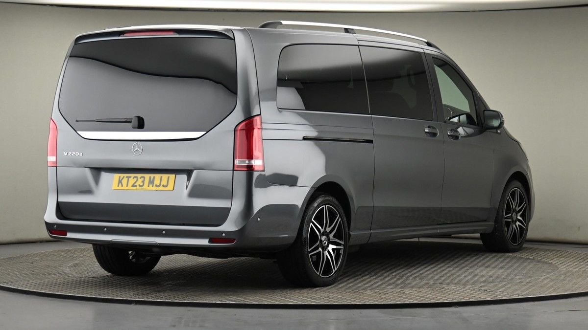 Mercedes-Benz V Class Image 26
