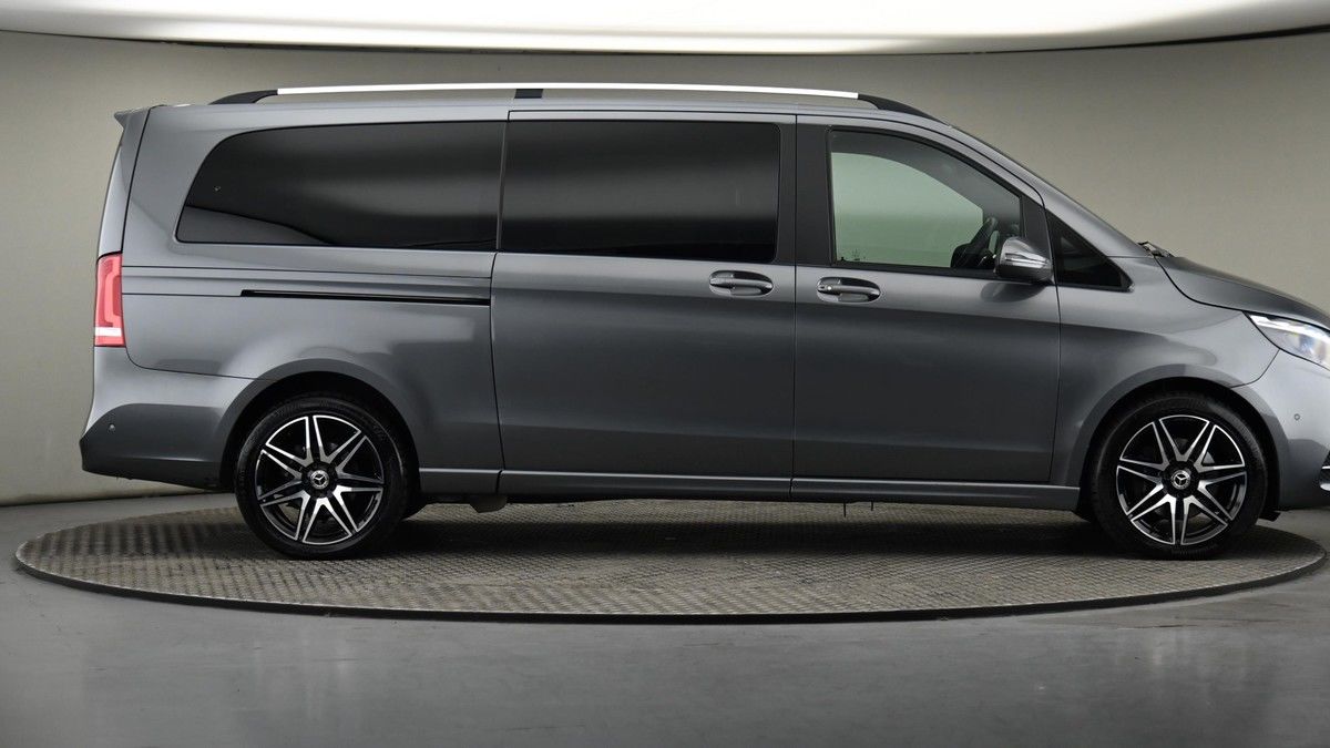 Mercedes-Benz V Class Image 27