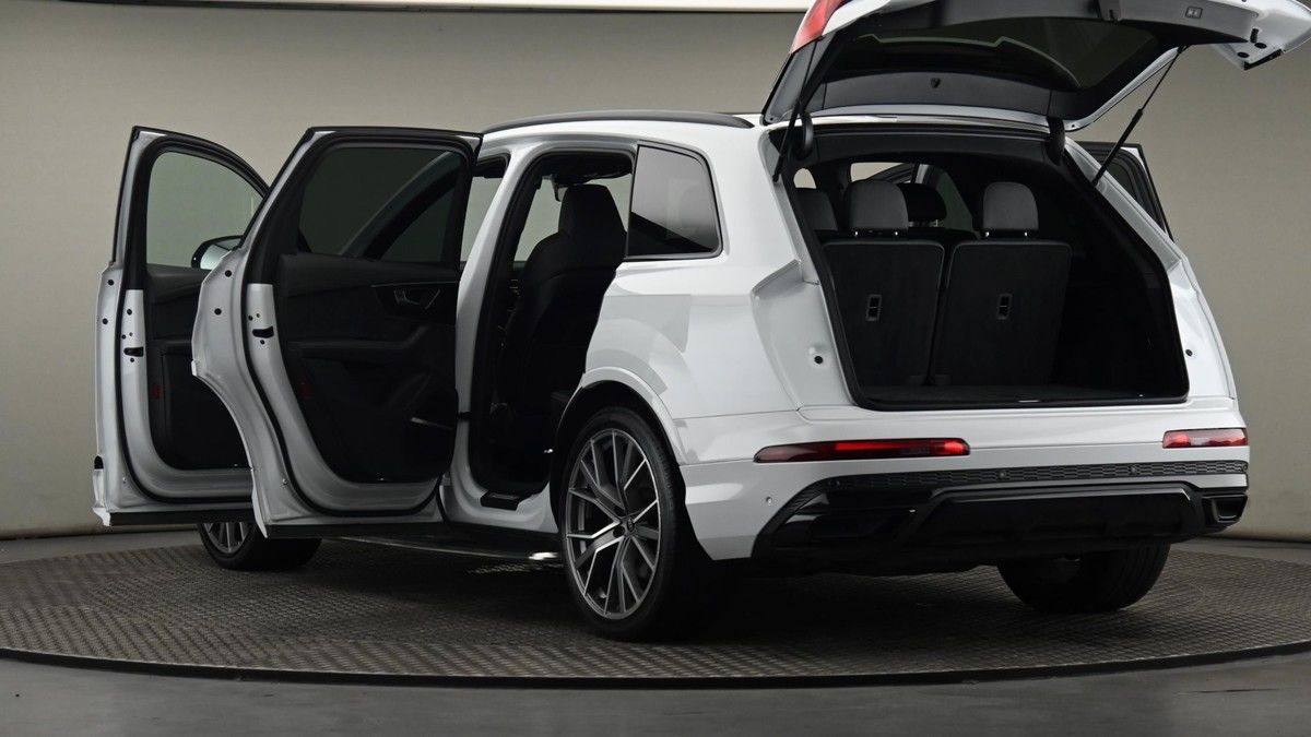 Audi Q7 Image 29