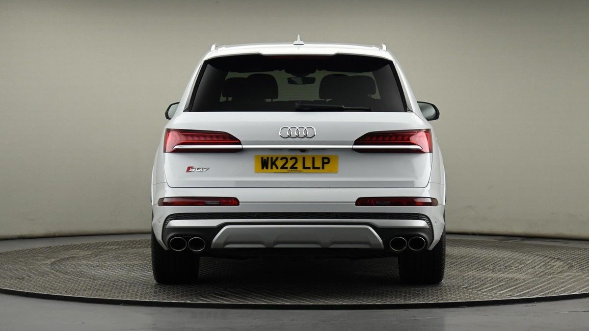 Audi SQ7 Image 25