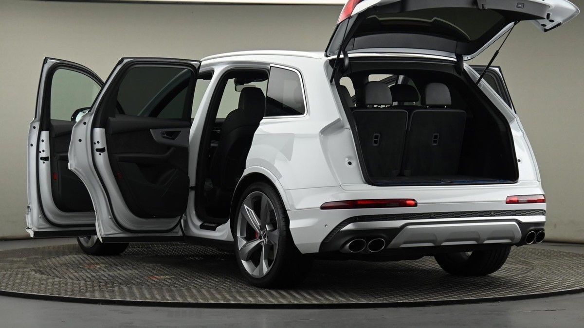 Audi SQ7 Image 29