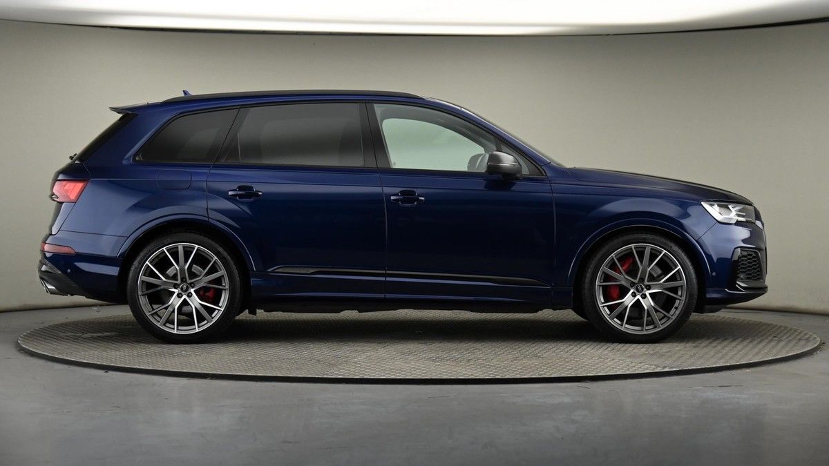 Audi SQ7 Image 27
