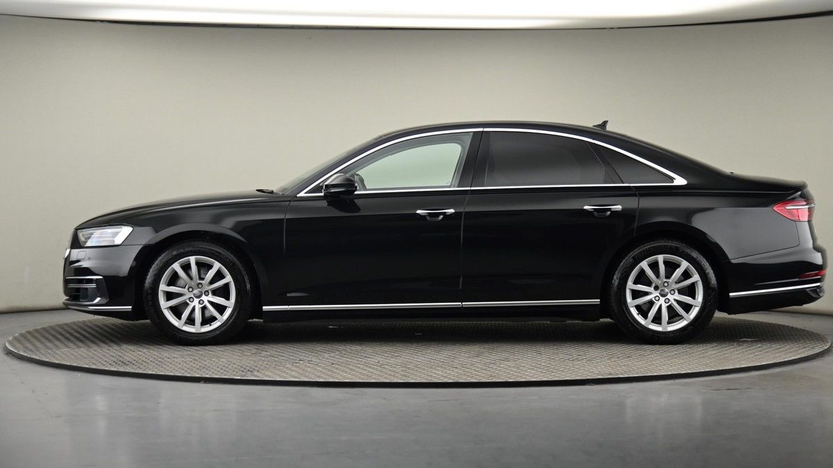 Audi A8 Image 23