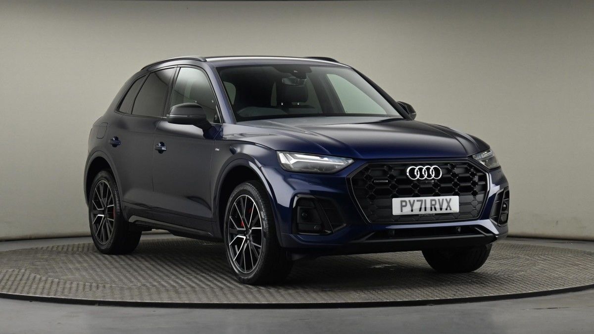 Audi Q5 Sticky Header Image