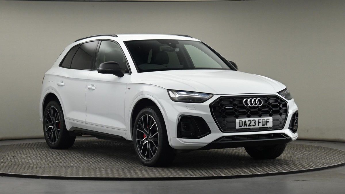 Audi Q5 Sticky Header Image