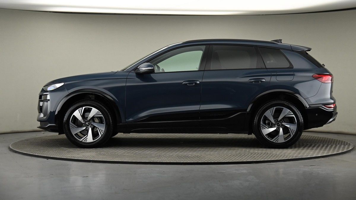 Audi Q6 e-tron Image 23