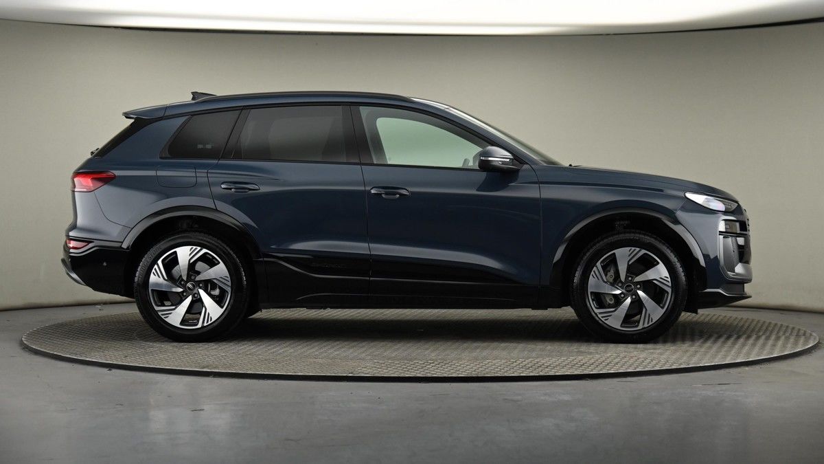 Audi Q6 e-tron Image 27