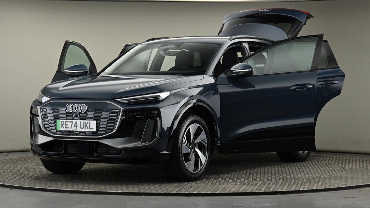 Audi Q6 e-tron Image 28