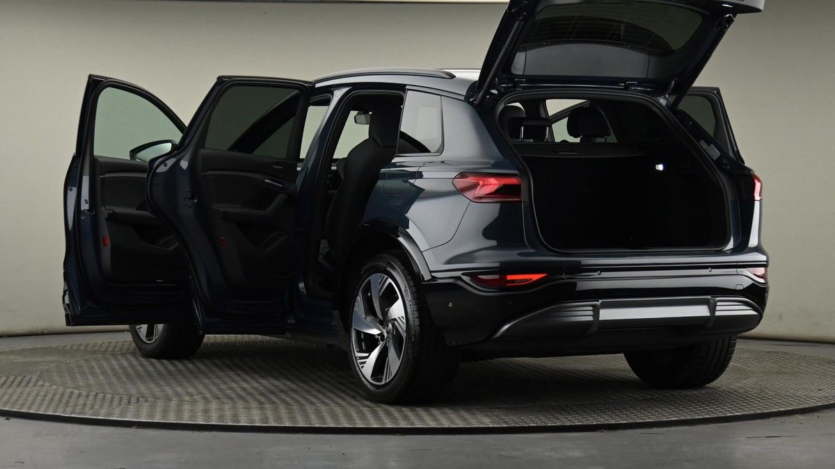 Audi Q6 e-tron Image 29