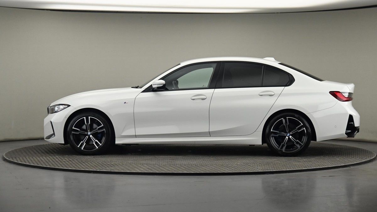 BMW 3 Series Image 23