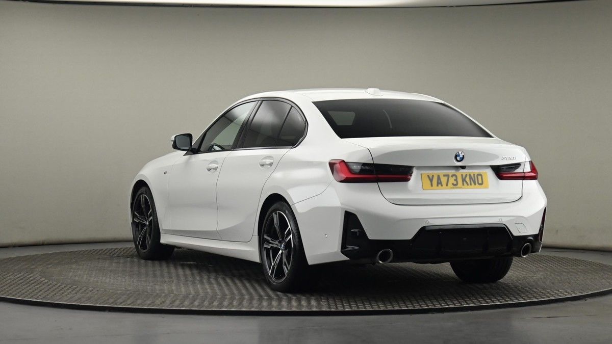 BMW 3 Series Image 24