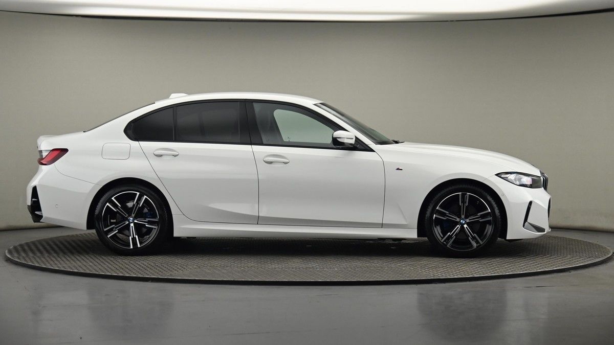BMW 3 Series Image 27