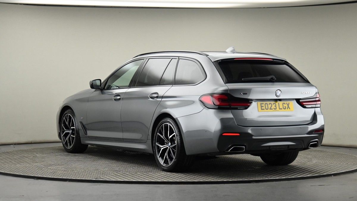 BMW 5 Series Image 23