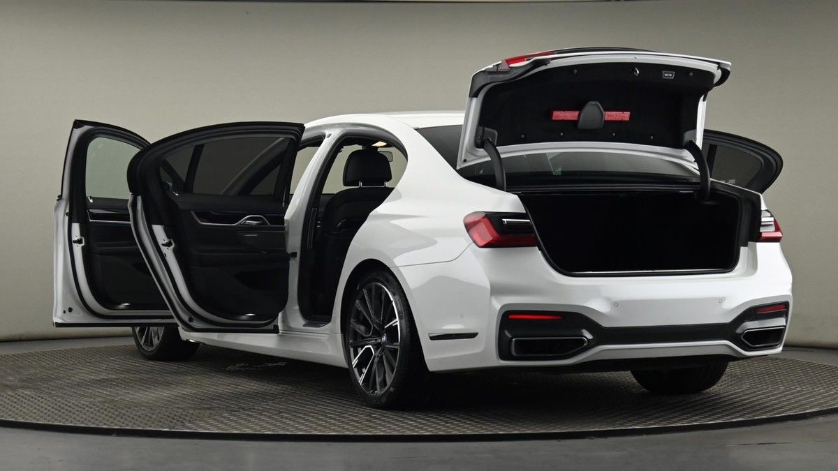 BMW 7 Series Image 29