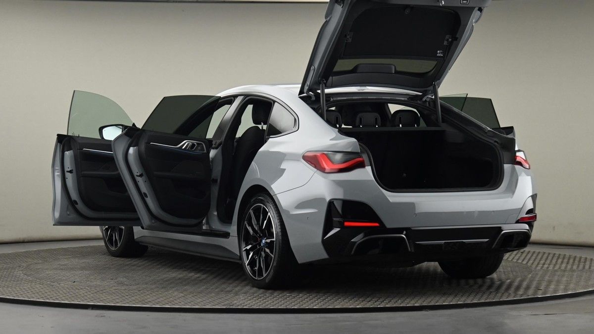 BMW i4 Image 17