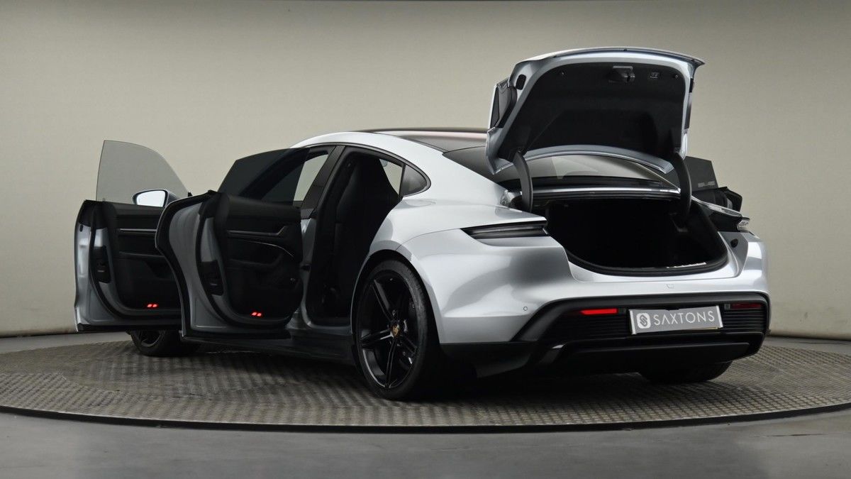 Porsche Taycan Image 29