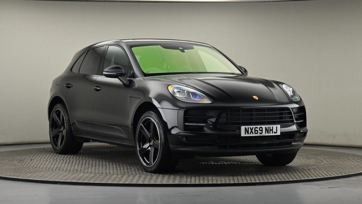 Porsche Macan Sticky Header Image
