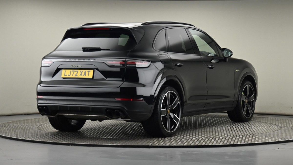 Porsche Cayenne Image 26
