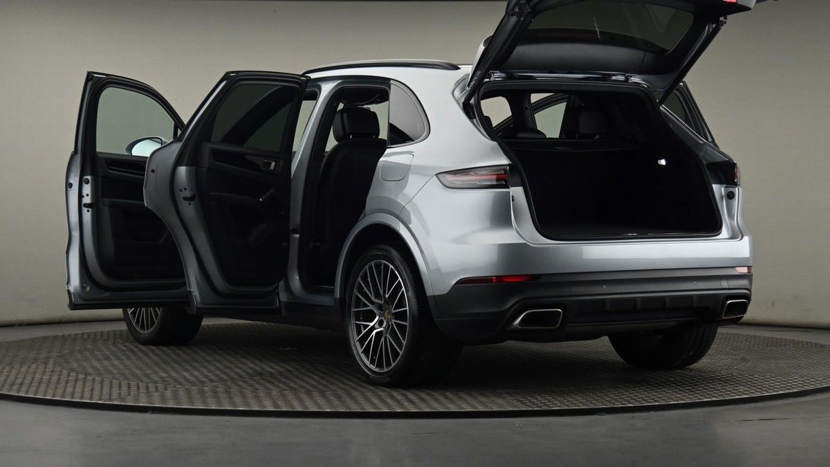Porsche Cayenne Image 29