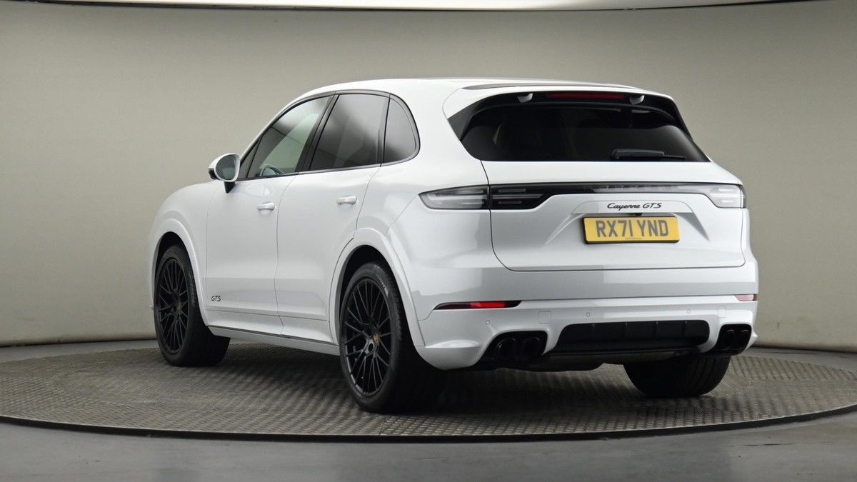 Porsche Cayenne Image 24