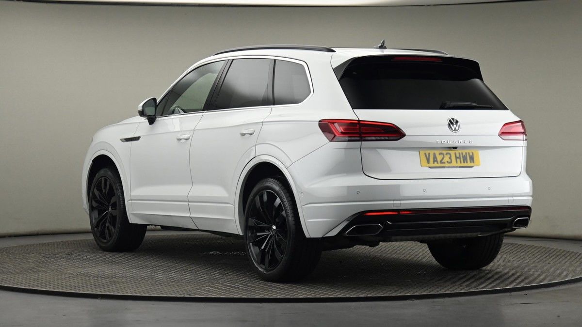 Volkswagen Touareg Image 24