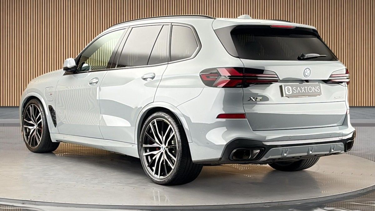 BMW X5 Image 2