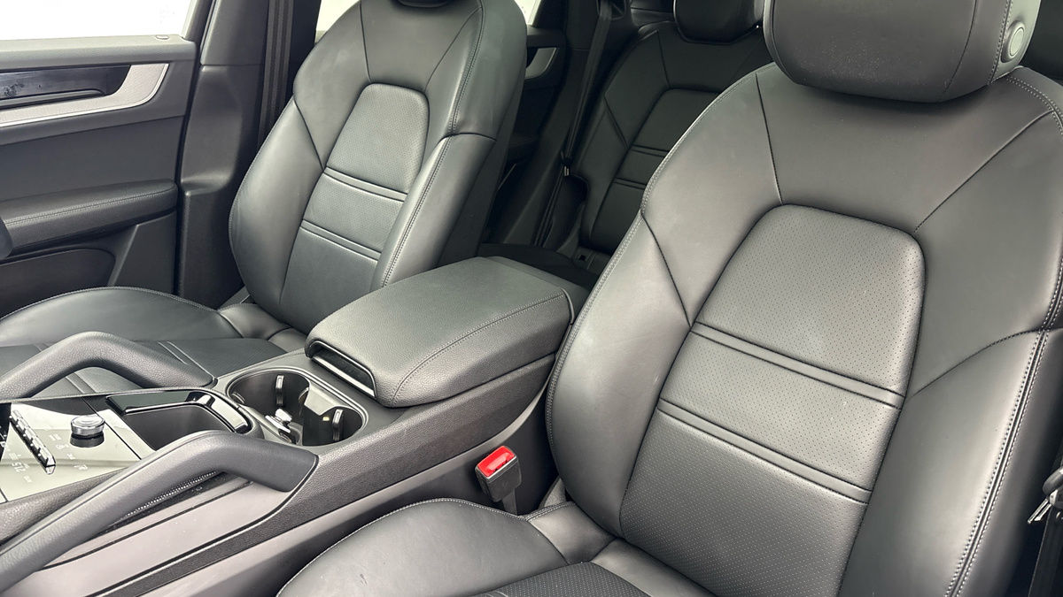 Porsche Cayenne Image 7