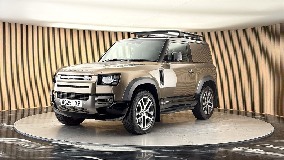 More views of Land Rover Defender 90