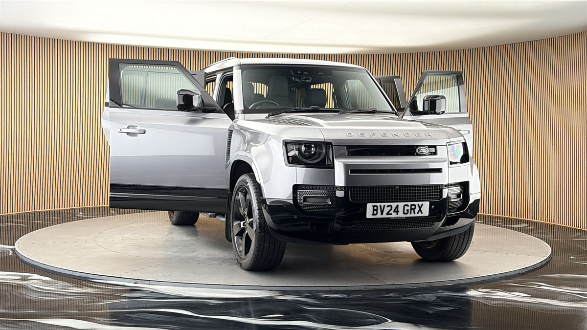 More views of Land Rover Defender 110