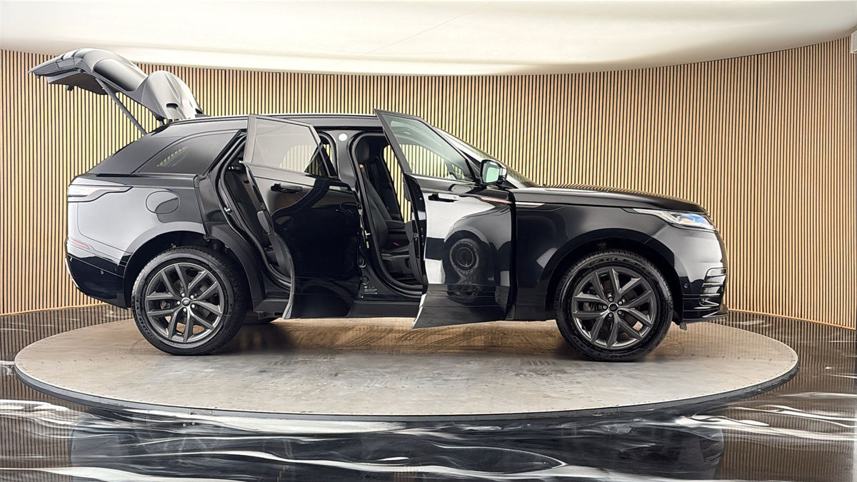 More views of Land Rover Range Rover Velar