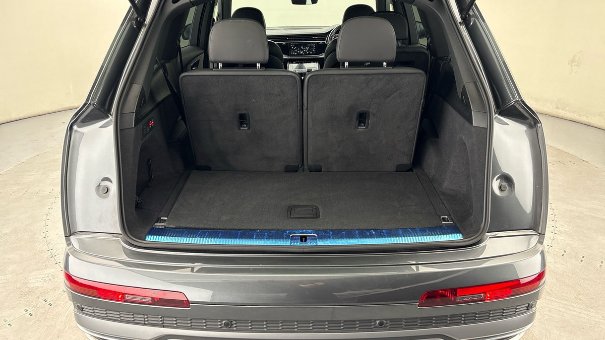 Audi Q7 Image 11