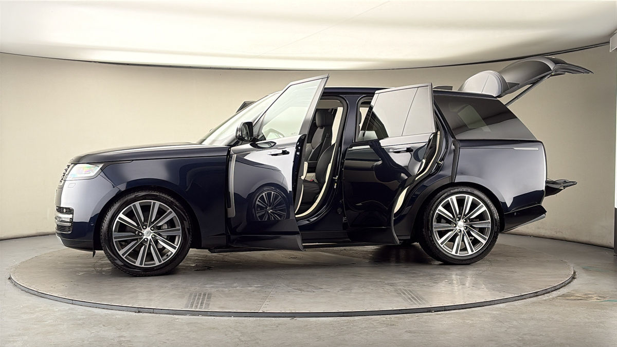 More views of Land Rover Range Rover
