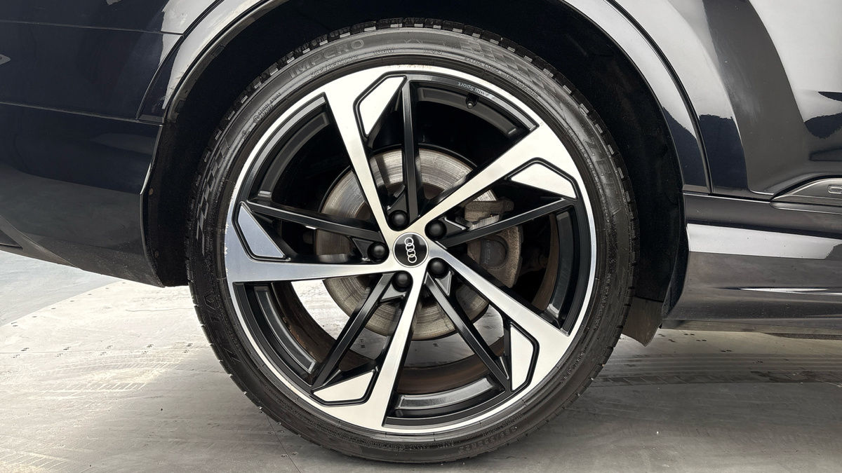 Audi Q7 Image 10