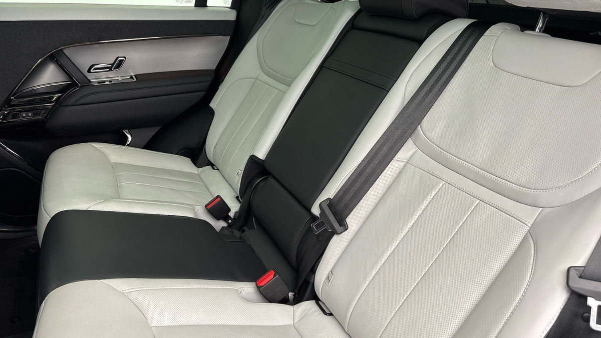 Land Rover Range Rover Sport Image 8
