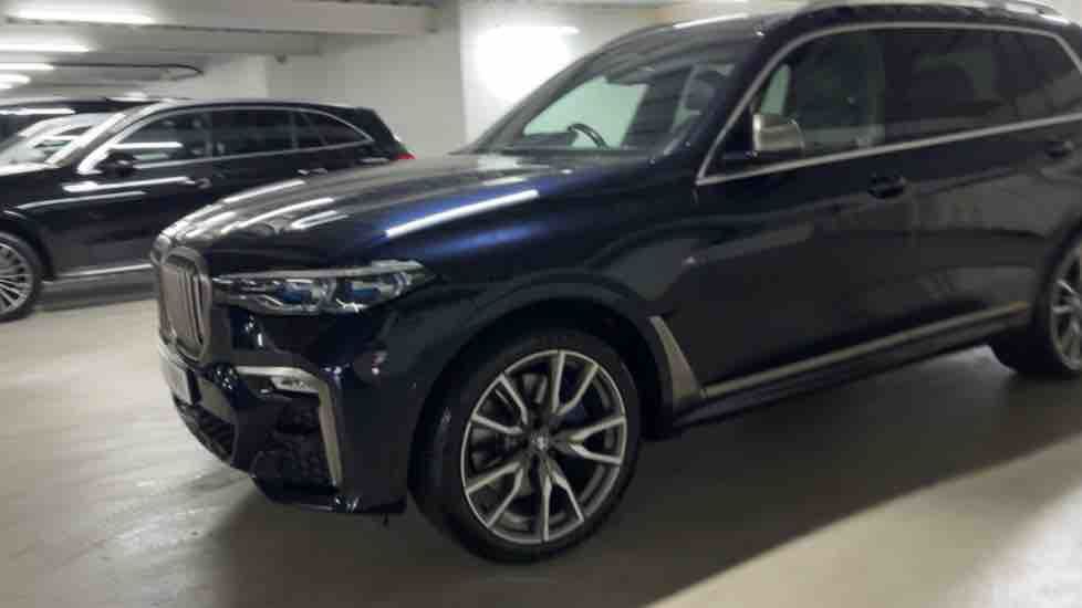 More views of BMW X7