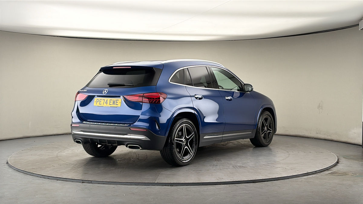 More views of Mercedes-Benz GLA