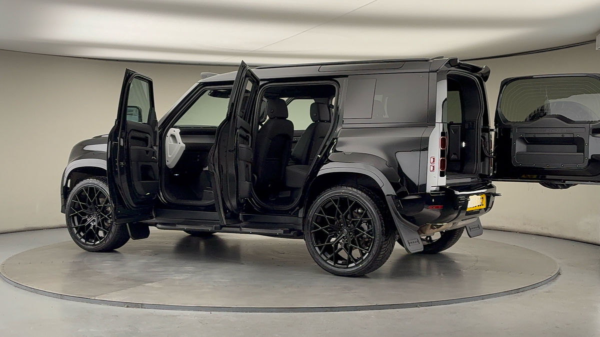 More views of Land Rover Defender 110