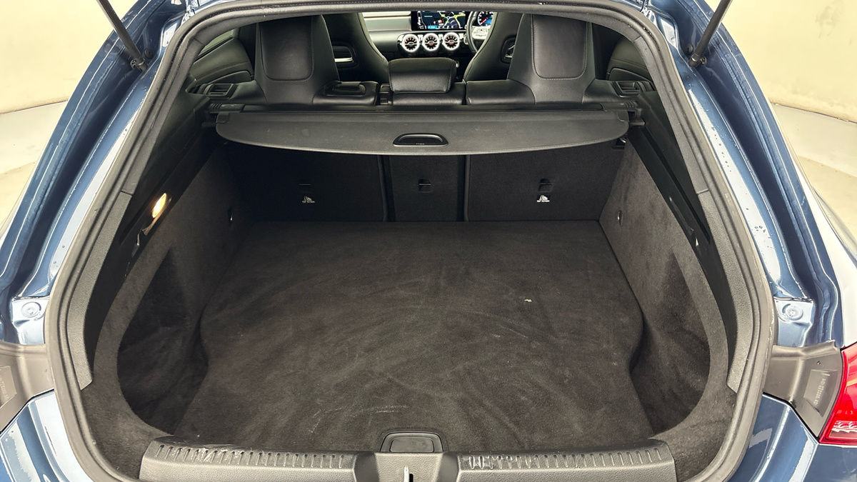 Mercedes-Benz CLA Image 11